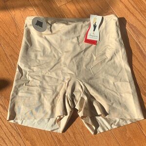 SPANX women’s girl short